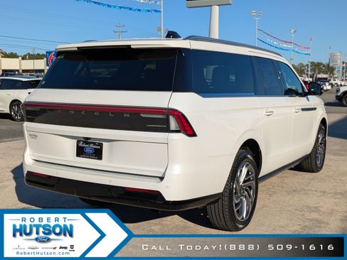 New 2025 Lincoln Navigator L Reserve image 6