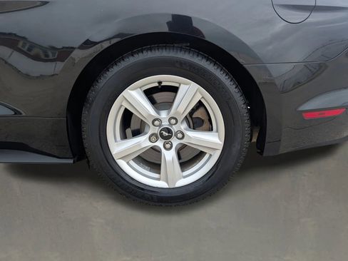 Used 2016 Ford Mustang Coupe RWD image 10