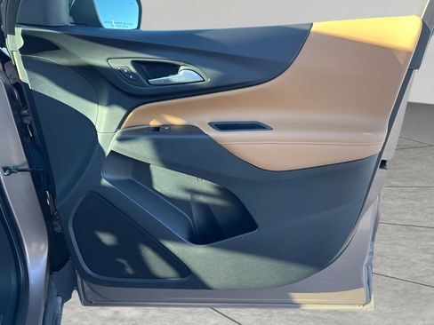Used 2018 Chevrolet Equinox Premier image 34