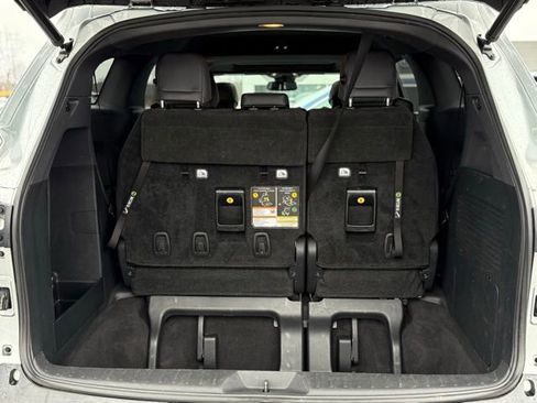Used 2021 Toyota Sienna XSE image 22