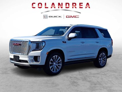 Used 2021 GMC Yukon Denali w/ Denali Premium Package image 3