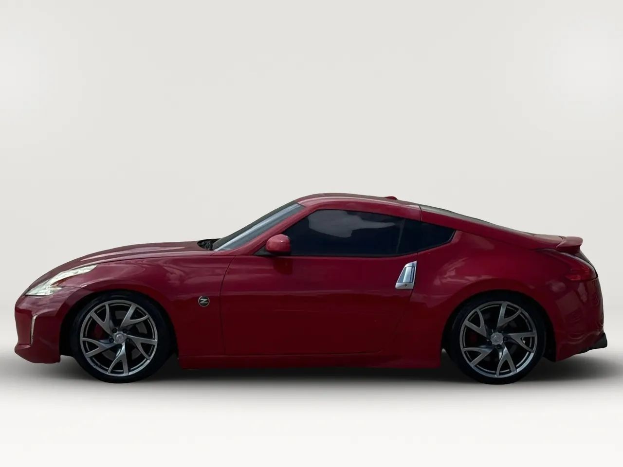 Used 2016 Nissan 370Z Coupe RWD image 4
