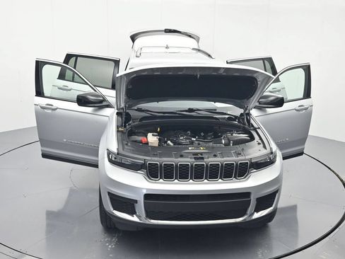 Used 2024 Jeep Grand Cherokee L Laredo RWD image 44