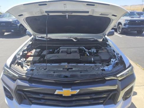 Used 2023 Chevrolet Colorado LT w/ LT Convenience Package III RWD image 8