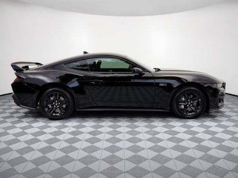 Used 2025 Ford Mustang GT RWD image 8