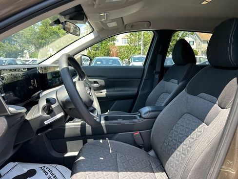 Certified 2025 Nissan Kicks SV AWD/4WD image 10