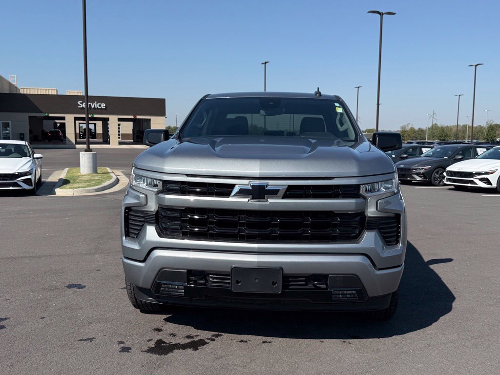 Used 2023 Chevrolet Silverado 1500 RST AWD/4WD image 2