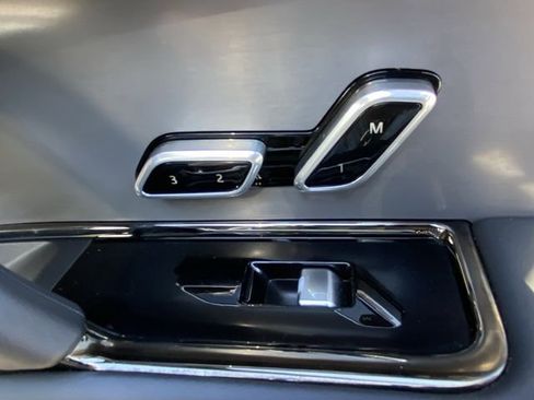 Used 2023 Land Rover Range Rover Sport SE image 20