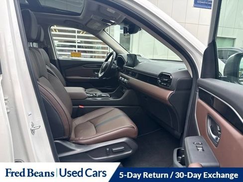 Used 2025 Honda Pilot Elite image 22