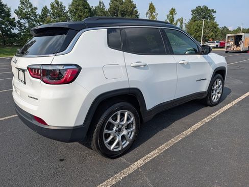Used 2025 Jeep Compass Limited AWD/4WD image 19