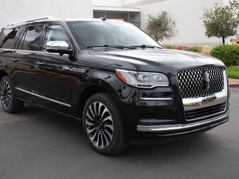 Certified 2023 Lincoln Navigator L Black Label image 8