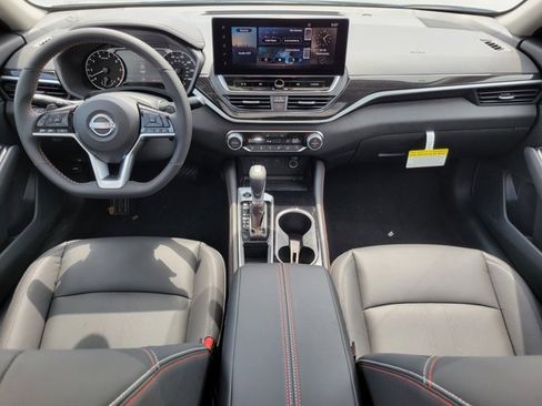 New 2025 Nissan Altima 2.5 SR w/ SR Premium Package image 22