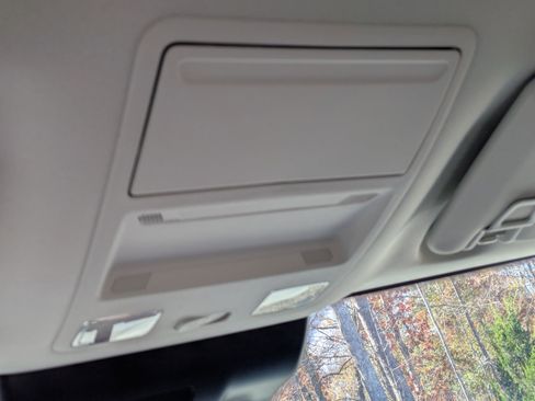 New 2025 Ford Maverick XL w/ Equipment Group 102A image 21