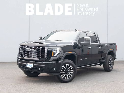 Used 2025 GMC Sierra 3500 Denali Ultimate AWD/4WD image 1