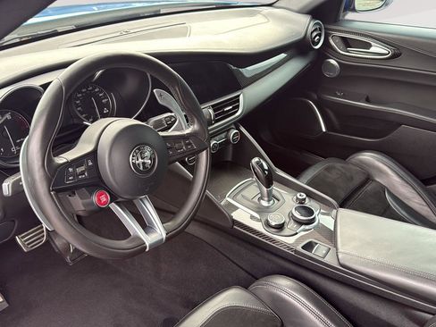 Used 2018 Alfa Romeo Giulia Quadrifoglio w/ Driver Assist Dynamic Package image 15