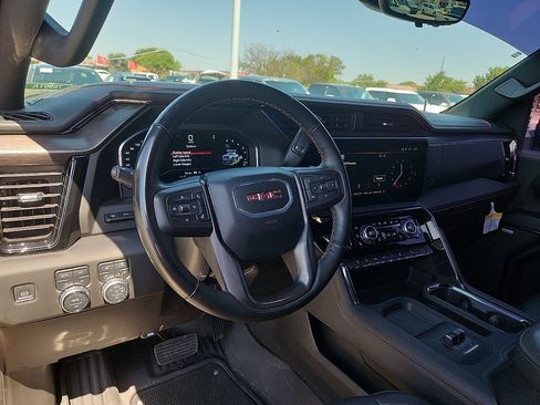Used 2024 GMC Sierra 2500 AT4 w/ AT4 Premium Plus Package AWD/4WD image 6