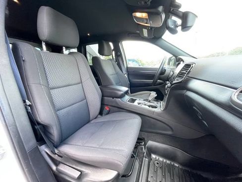 Used 2022 Jeep Grand Cherokee Laredo E w/ Security & Convenience Group AWD/4WD image 29