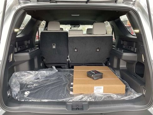 New 2025 Toyota 4Runner SR5 image 5