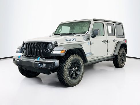 Used 2023 Jeep Wrangler Unlimited w/ Cold Weather Group AWD/4WD image 3