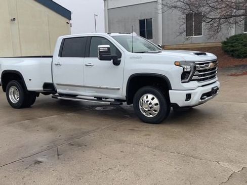 New 2026 Chevrolet Silverado 3500 High Country w/ Technology Package image 2