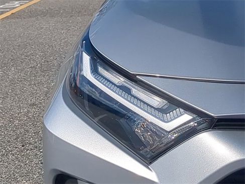 Certified 2022 Toyota RAV4 XLE Premium image 10