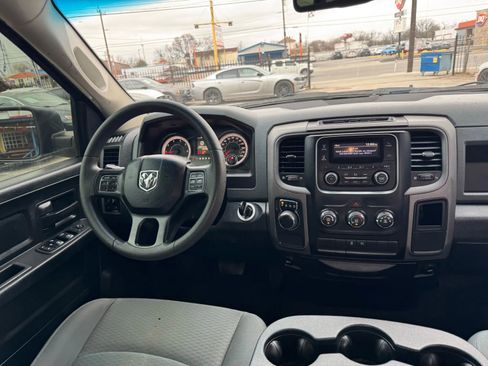 Used 2018 RAM 1500 Express RWD image 12