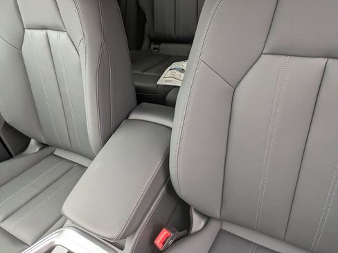 New 2025 Audi Q5 Premium Plus image 16