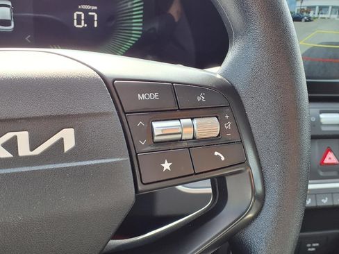 Used 2025 Kia K4 FWD image 15
