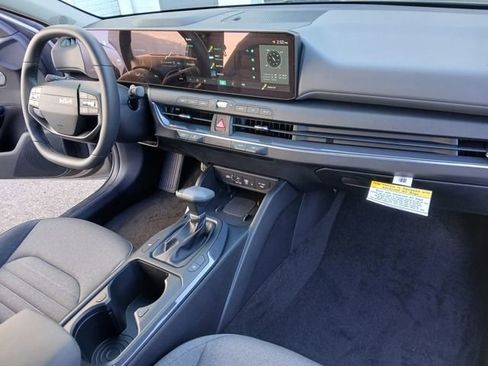 New 2025 Kia K4 EX image 40