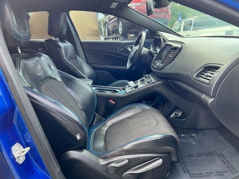Used 2015 Chrysler 200 S FWD image 16