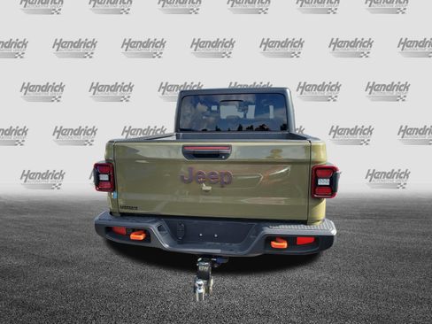 Used 2025 Jeep Gladiator Mojave w/ Convenience Group AWD/4WD image 9