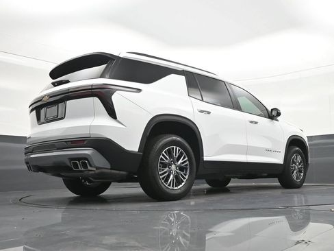 Used 2026 Chevrolet Traverse LT FWD image 29