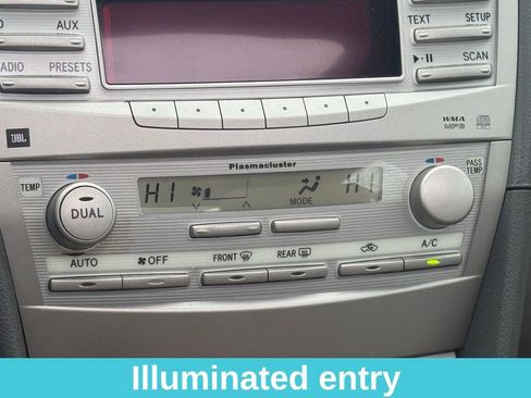 Used 2010 Toyota Camry XLE image 26