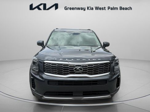 Used 2020 Kia Telluride S w/ S 8 Passenger Seating Package FWD image 2