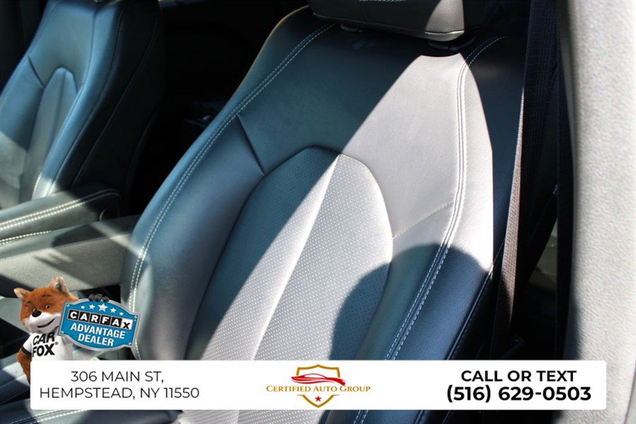 Used 2025 Chrysler Pacifica Select FWD image 9