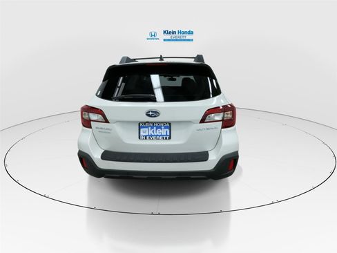 Used 2018 Subaru Outback 2.5i Limited image 9