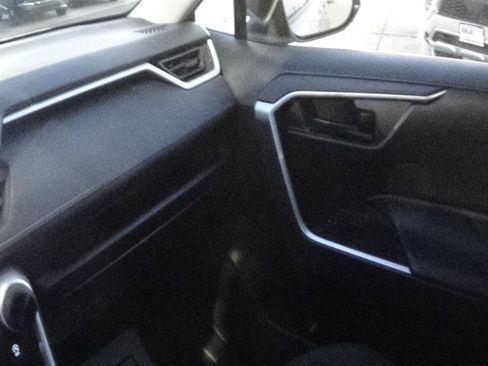 Used 2025 Toyota RAV4 LE image 29