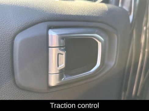 Used 2023 Jeep Wrangler Unlimited Rubicon w/ LED Lighting Group AWD/4WD image 12