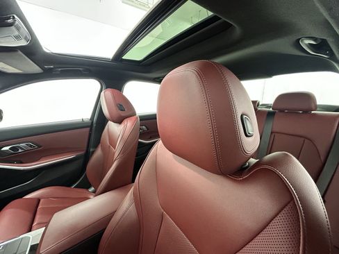 Used 2023 BMW 330i xDrive Sedan w/ Premium Package image 29