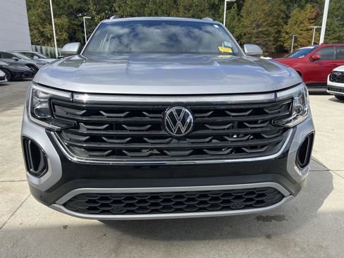 Used 2024 Volkswagen Atlas Cross Sport SE image 43