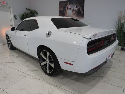Used 2019 Dodge Challenger R/T w/ Driver Convenience Group RWD image 6