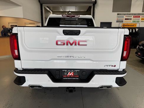 New 2026 GMC Sierra 1500 AT4 w/ Technology Package image 6