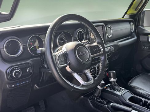 Used 2023 Jeep Wrangler Sahara w/ Cold Weather Group image 19