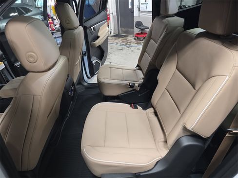 New 2026 Buick Enclave Preferred w/ LPO, Floor Liner Package image 15