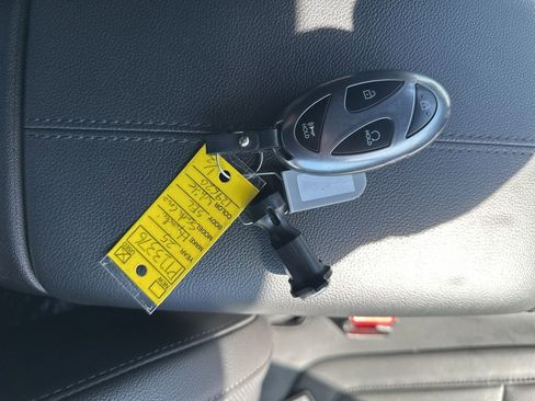 Used 2025 Hyundai Santa Cruz SEL image 12