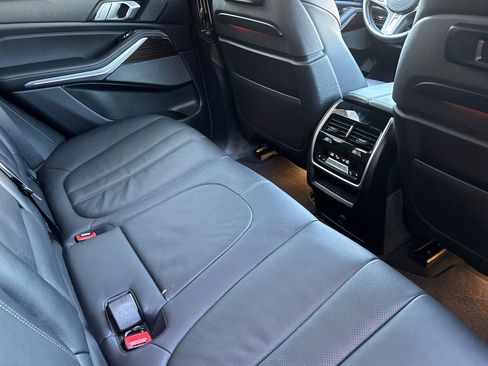 Used 2020 BMW X5 M50i AWD/4WD image 31