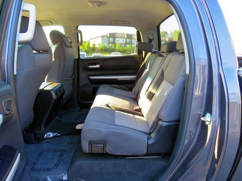 Used 2016 Toyota Tundra SR5 w/ SR5 Upgrade Package AWD/4WD image 15