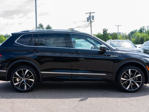 Certified 2023 Volkswagen Tiguan SEL R-Line AWD/4WD image 7