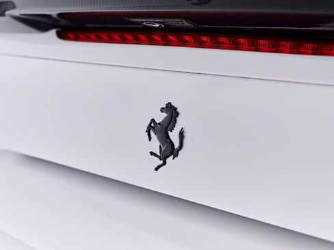 Used 2018 Ferrari 488 GTB RWD image 31