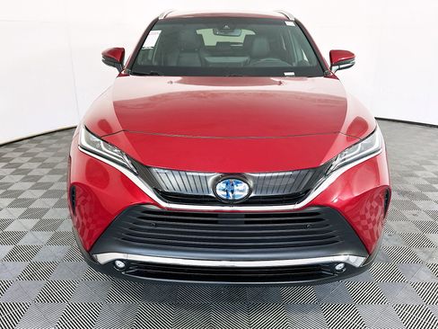 Used 2024 Toyota Venza XLE AWD/4WD image 8